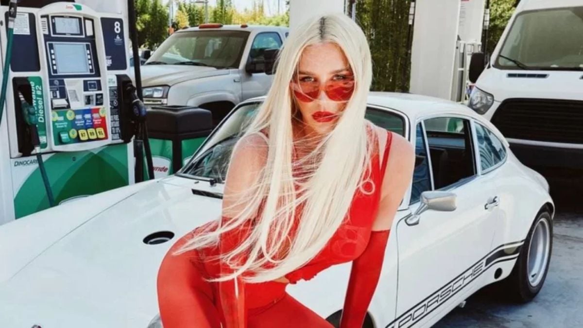 "F**K P. Diddy!": Kesha Fans Rejoice After Tik Tok Lyric Change Kesha-posing-for-the-offiial-cover-and-promotional-art-for-JOYRIDE